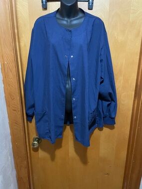 Scrub top Navy Blue Snap-Front Jacket. M3